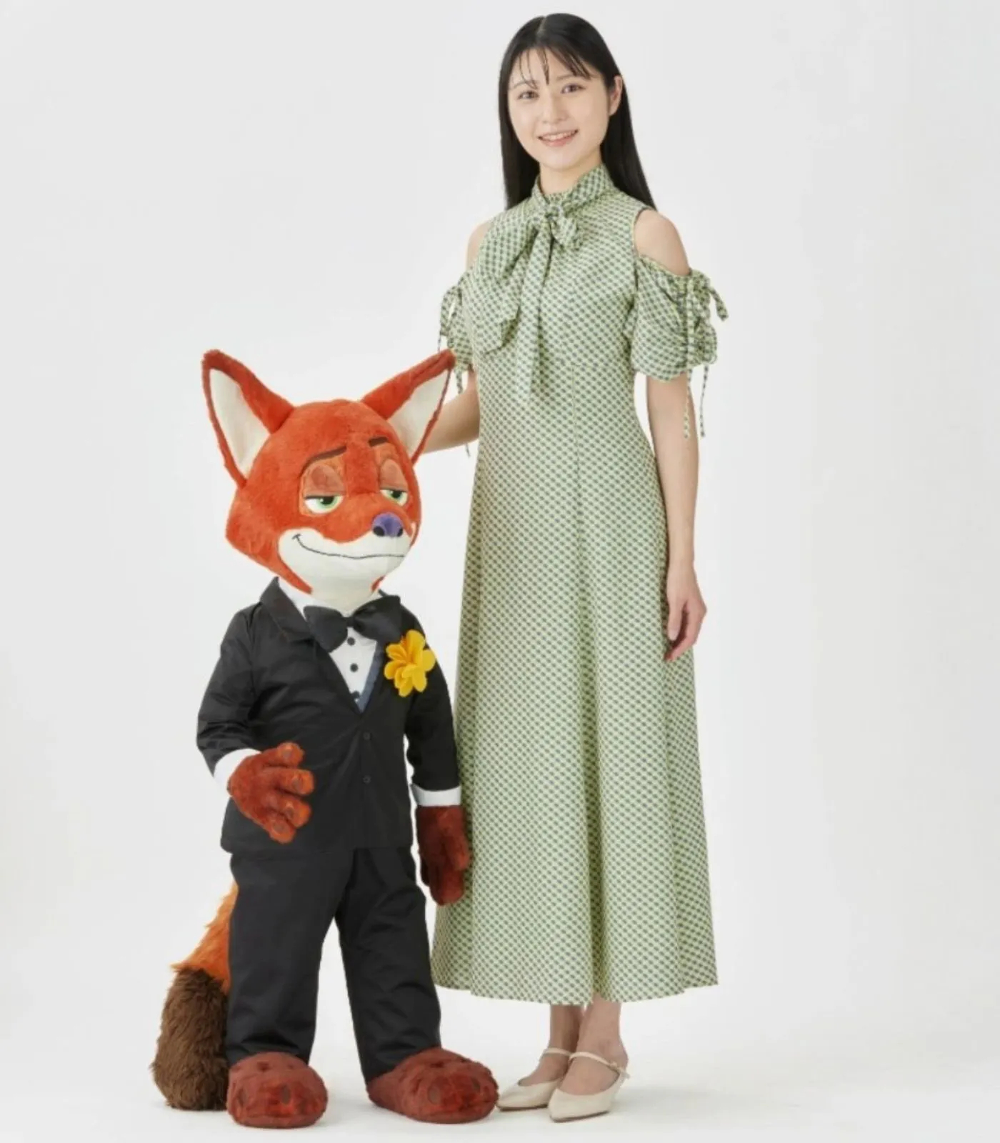 噗~~疯狂动物城2在日本推出1:1大小的狐尼克毛绒玩具！这也太……疯狂动物城