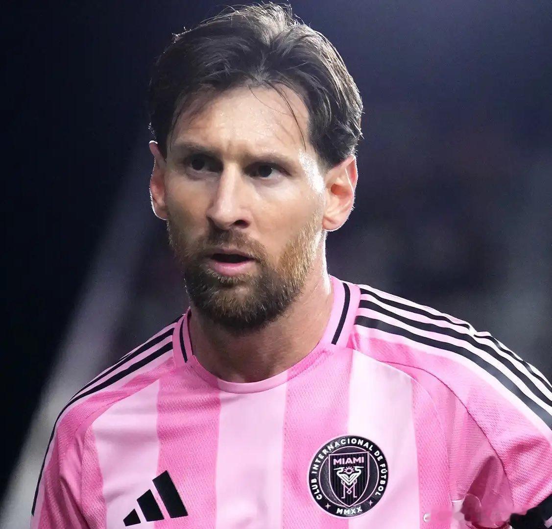 🚨何塞·穆里尼奥：“如果你讨厌克里斯蒂亚诺·罗纳尔多，那么要么他比你最喜欢的球