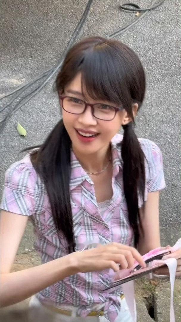 孙怡古早台偶味孙怡台偶味 眼镜双马尾真的好可爱吧 