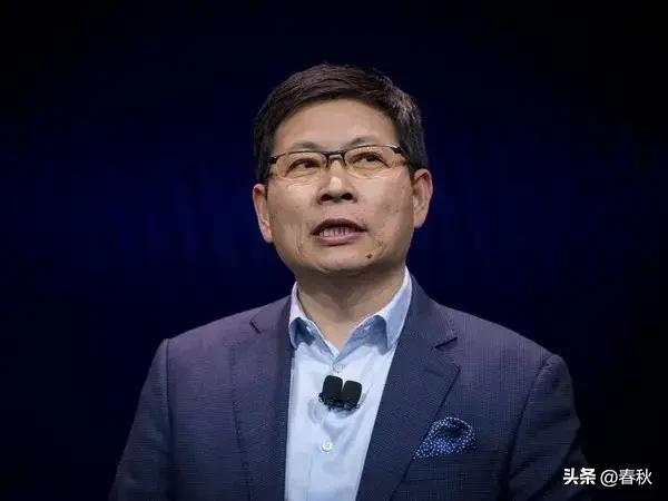 余承东说，电动车高速跑120km/h，55%~70%电量都在抗风阻，这是续航大幅