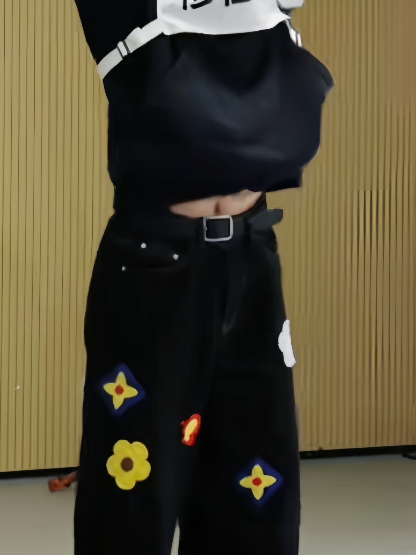 好软…很喜欢他肚脐眼…… 