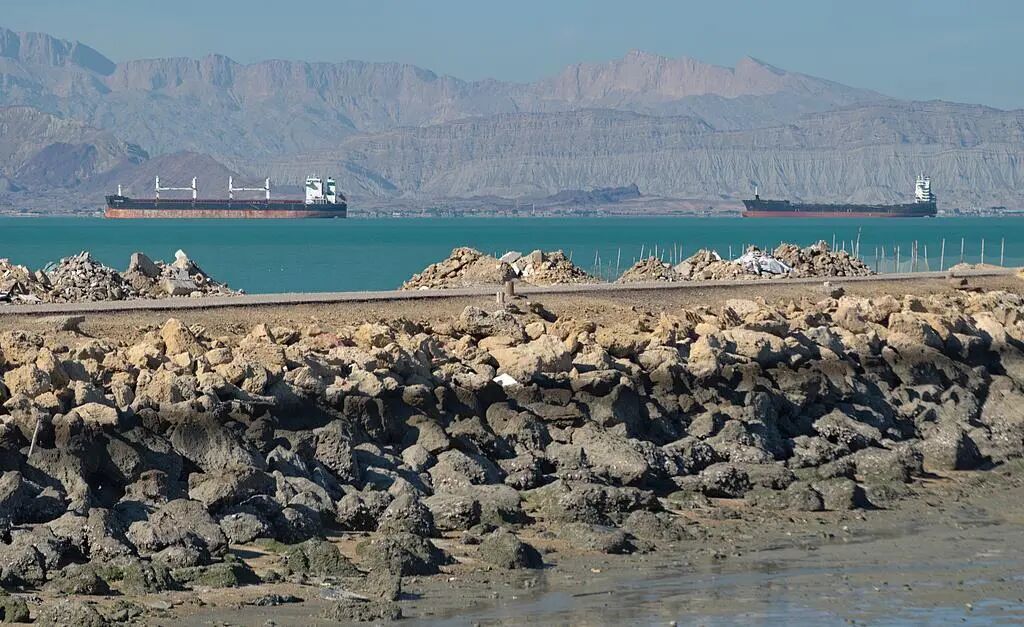 【美伊以冲突 伊朗公布安全航路图】伊朗🇮🇷港口和海事组织8日公布霍尔木兹海峡