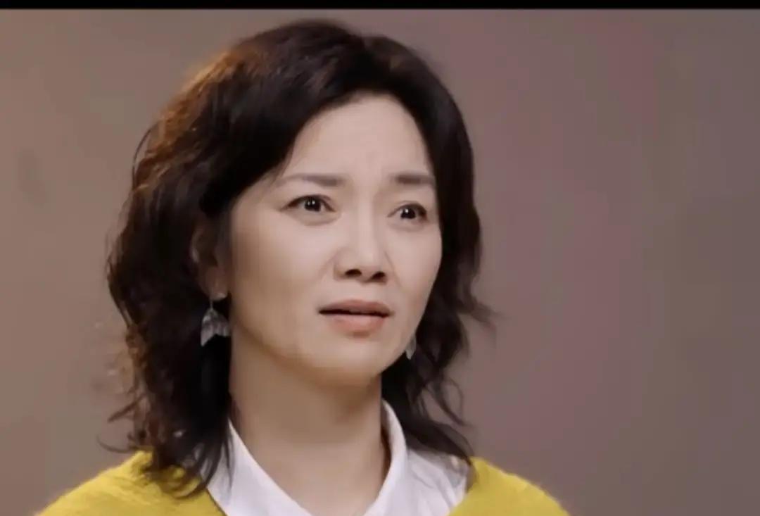 刘玫那场全网围观的崩溃，可能是恋综史上最高效的一次抗议。
一次情绪失控，催生了一