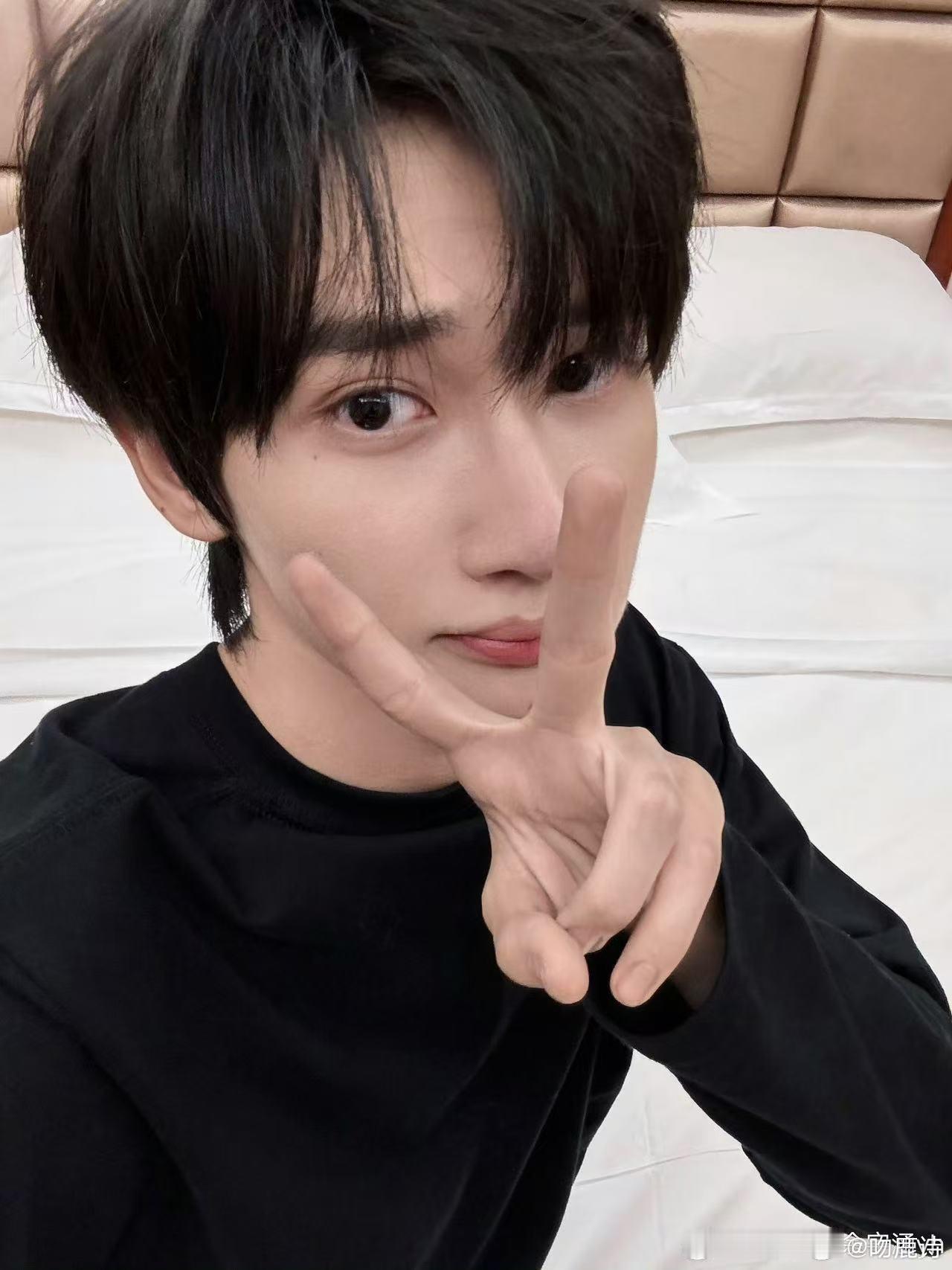 余宇涵情人节卡点清唱 这次的卡点清唱真是太惊艳了！余宇涵用他温柔的声音唱《梁山伯