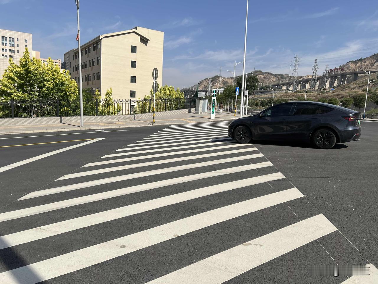 2026年6月16日早晨路过兰州市安宁区东路延伸段和师大街交界的这条路已经开通了