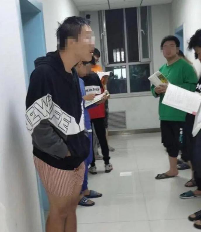 “往死里打，打死了送医院！”甘肃兰州，一高中校长和招生办主任深夜查寝合伙暴力围殴