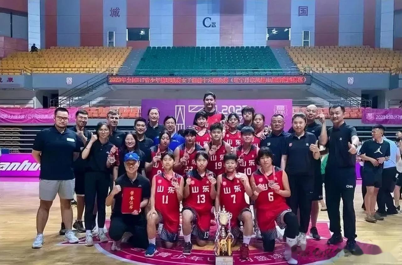 2023FIBA3x3女子系列赛宜昌站的比赛正在进行，中国三人篮球国家女队在第二
