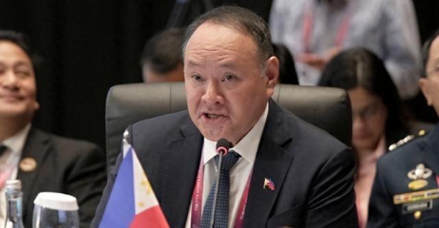 菲律宾警告中国：如果中国还在黄岩岛、西沙群岛这些地方的空域管着所谓的“飞行自由”