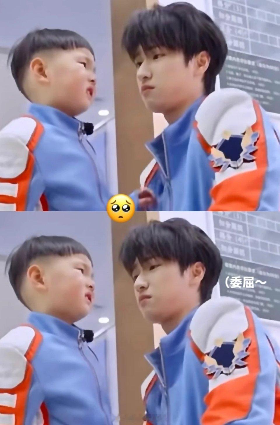 要给宝宝洗内裤的浩翔宝宝，比小孩的脸都皱巴[偷笑]#严浩翔##极限挑战# ​​​