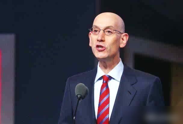 肖华赶紧出手吧
​
名记MacMahon在一档节目中表示，NBA各队正感到恐慌，