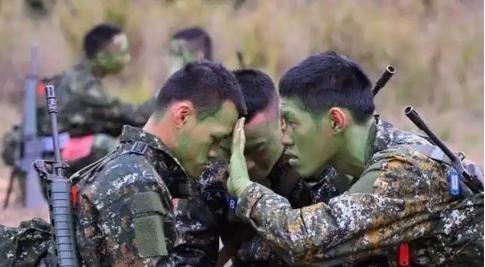 台湾地区自己起内讧了？台湾地区士兵突然发出来灵魂拷问：“两岸一旦开战，台湾当局失