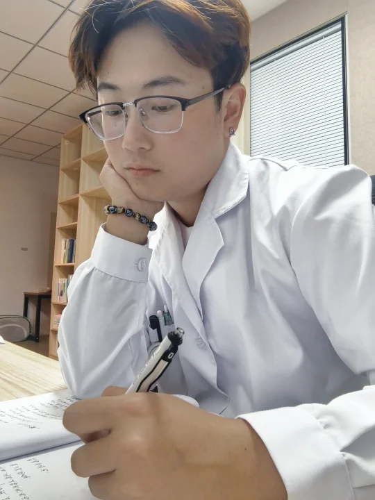 今天装1️⃣……