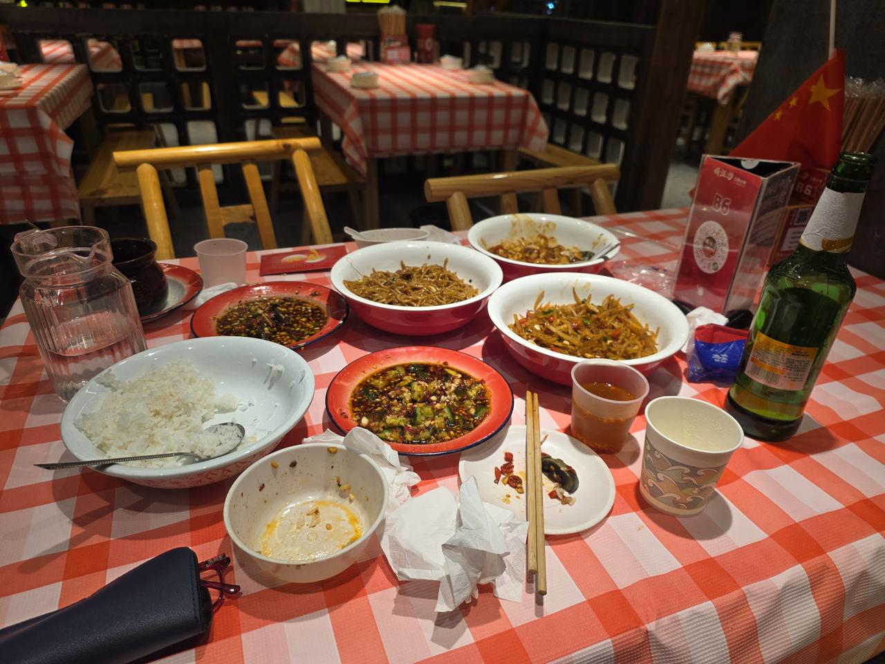 剩了一大堆，挺可惜。在深圳肯定打包带走。