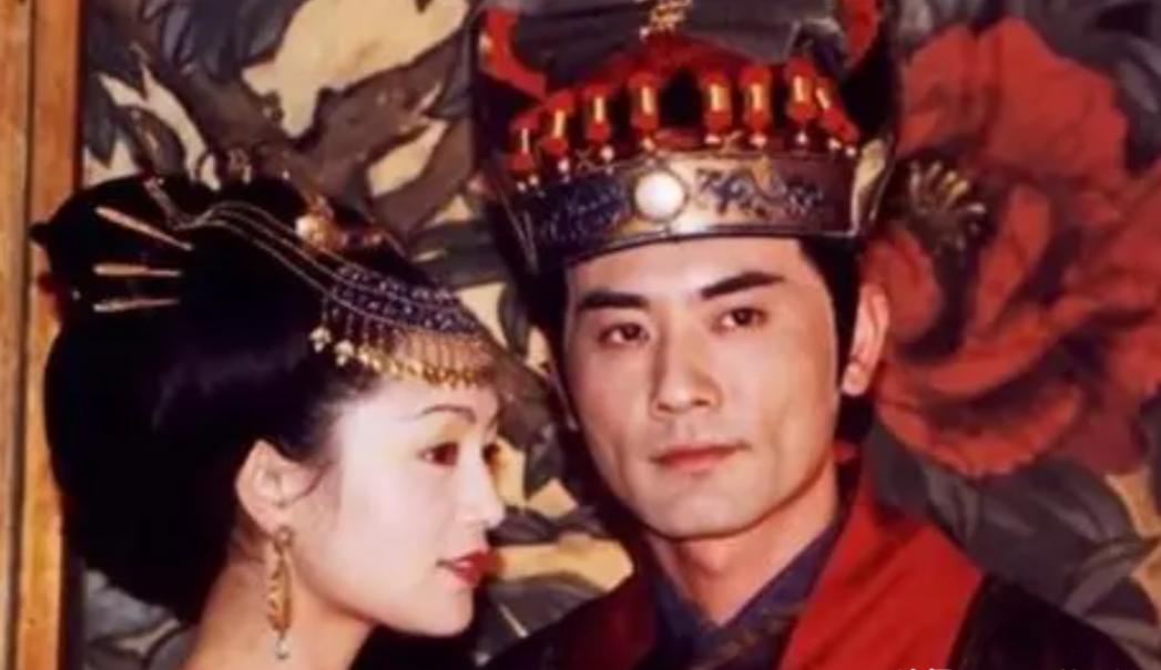 公元698年，太平公主叫了四个男人侍奉自己。第二天清早，丫鬟们打扫房间时发现四人