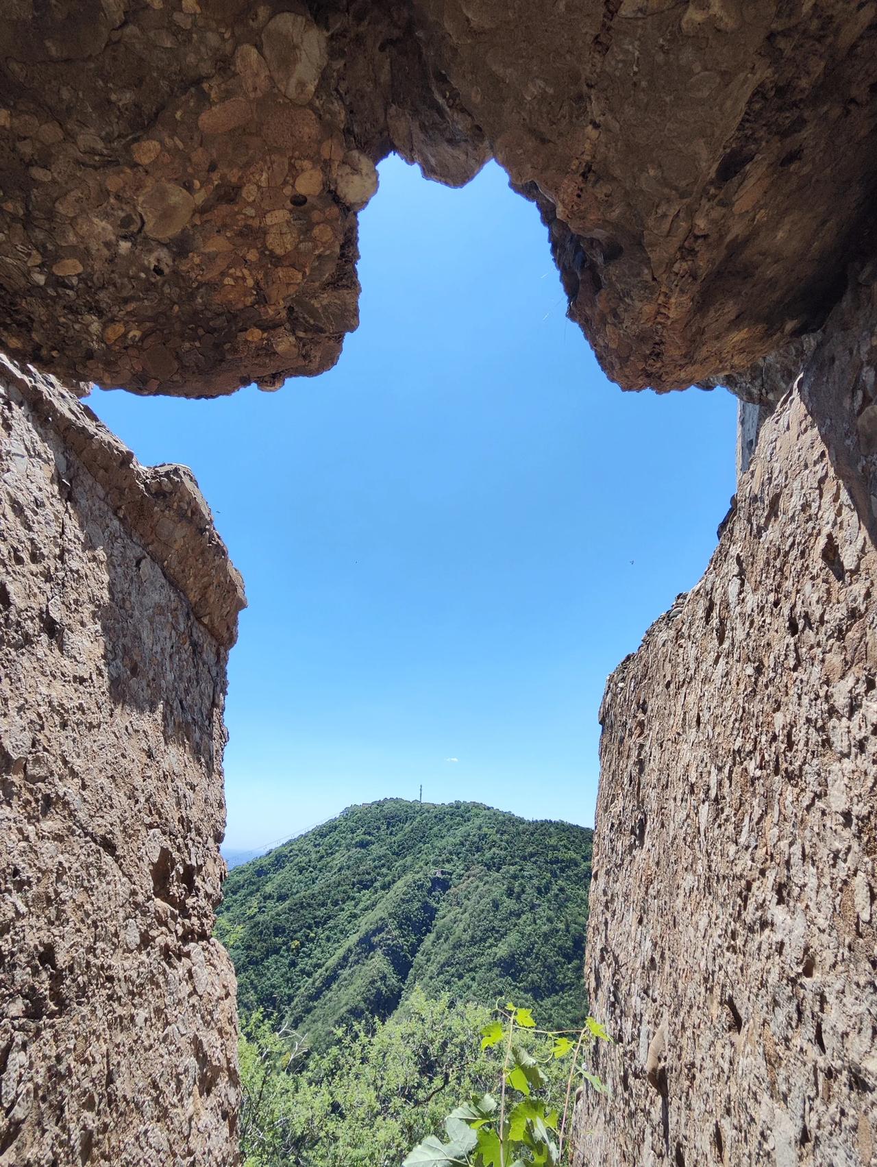 6 月 15 日，北京，香山野爬