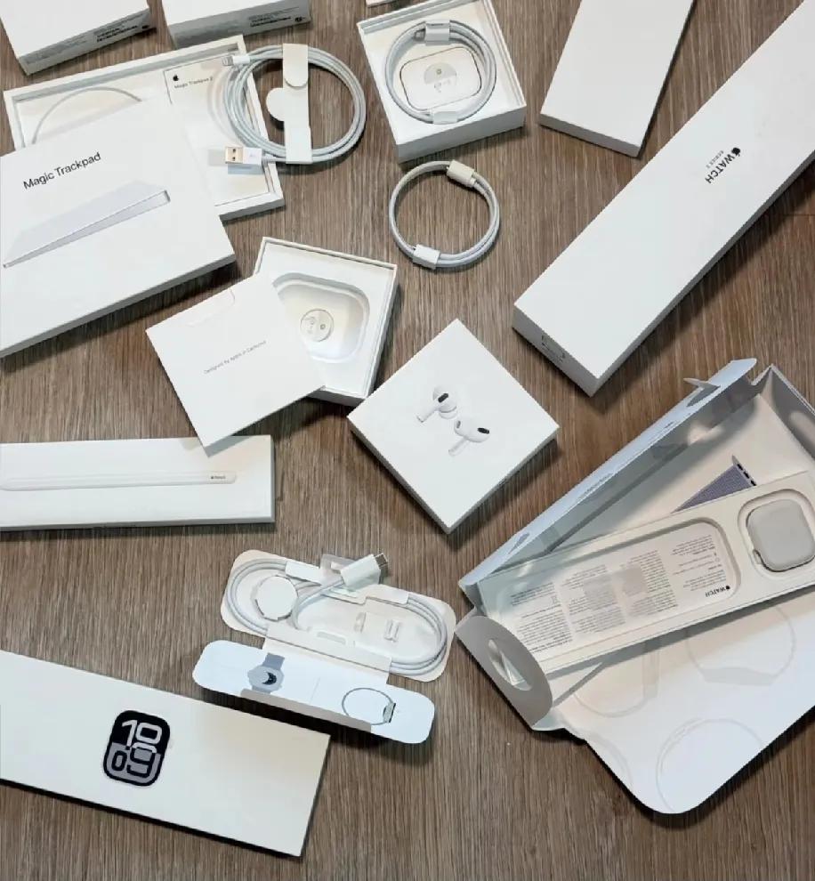 终于懂苹果为啥不送数据线了，我这强迫症攒了所有苹果产品的包装盒，搬家都舍不得扔。