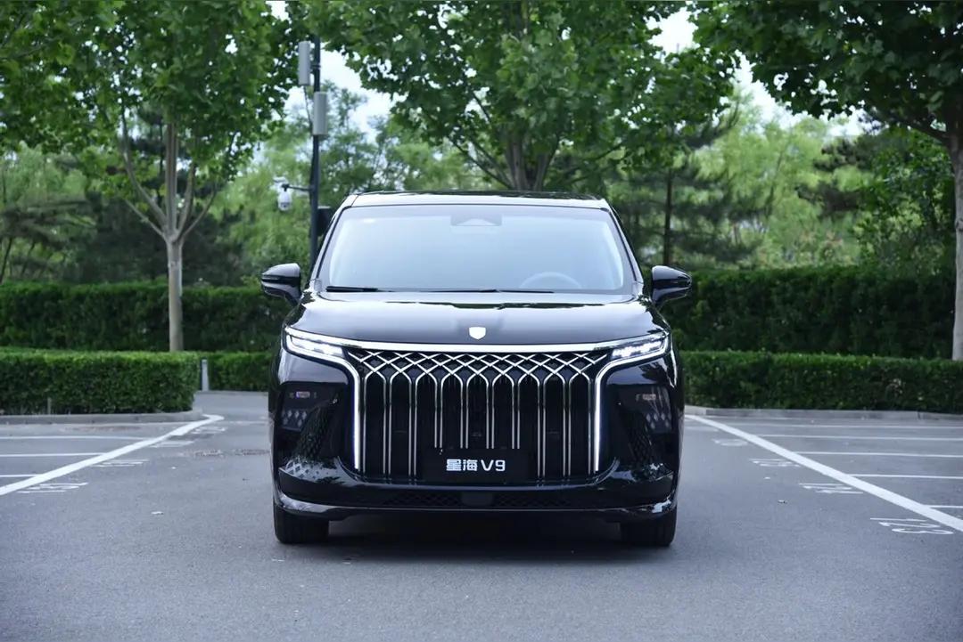 东风风行星海 V9，以科技赋能重塑豪华 MPV 格局，开启智能出行新范式。

1