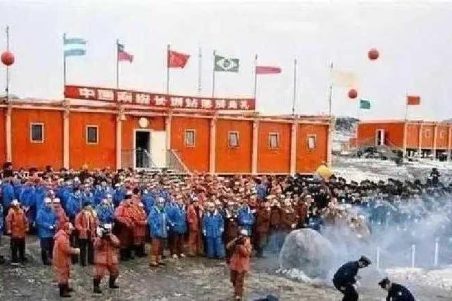 人民币放大招！央行狂发450亿离岸央票+净投1100亿，稳汇率、推国际化双管齐下