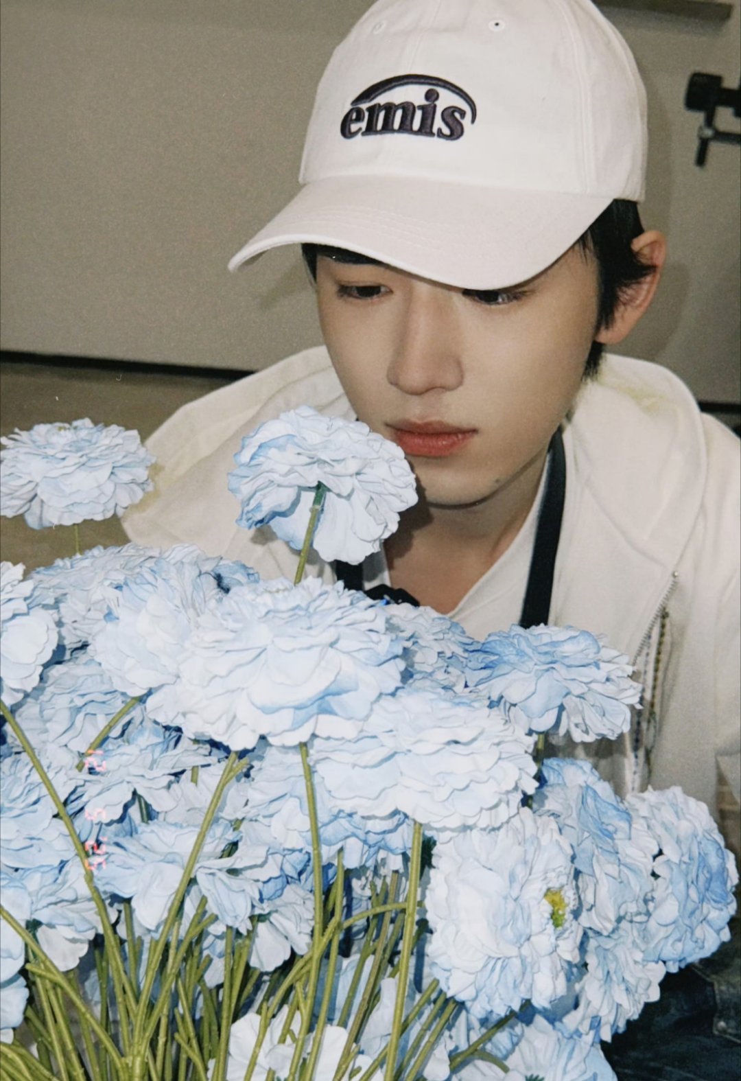 宋亚轩玩得开心注意保暖注意安全一切顺利～等你给我们传冬日雪地明信片哦！