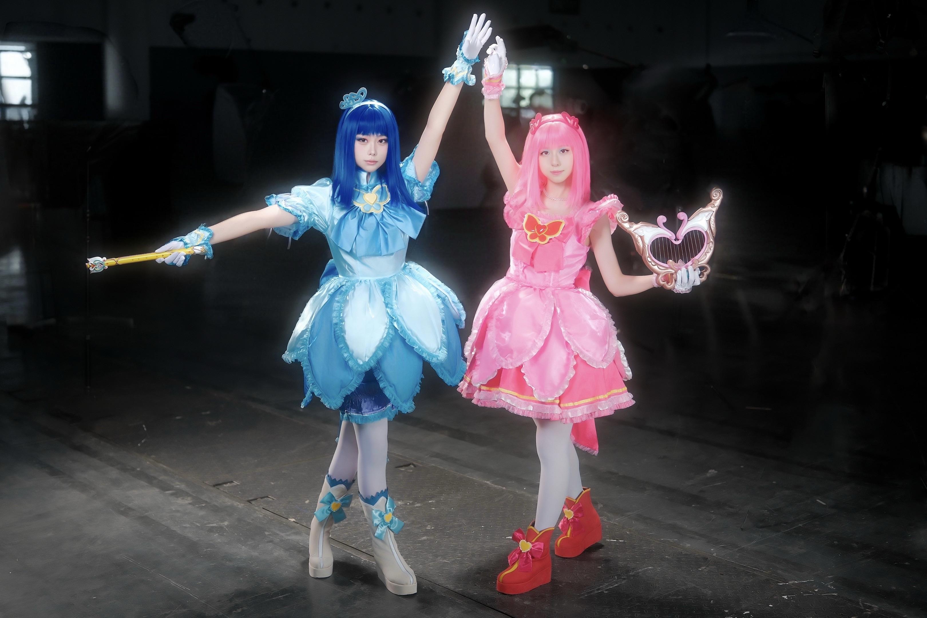 我们是连在一起的两颗星星。