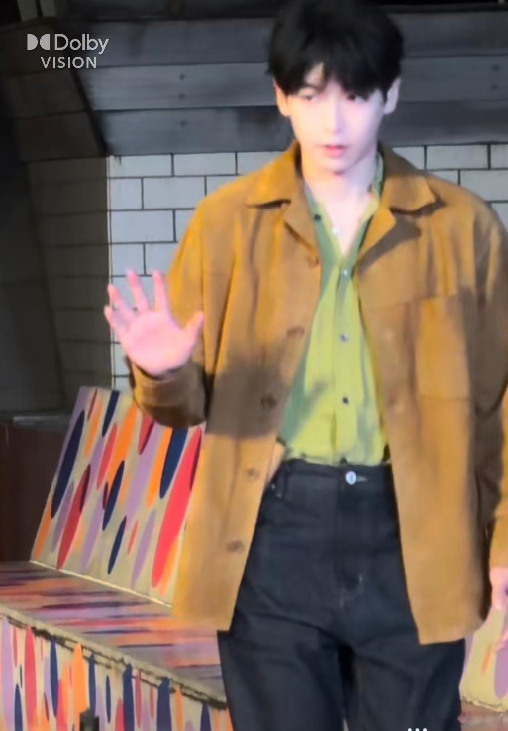 彭昱畅一旦瘦了，颜值这块依旧权威！ 