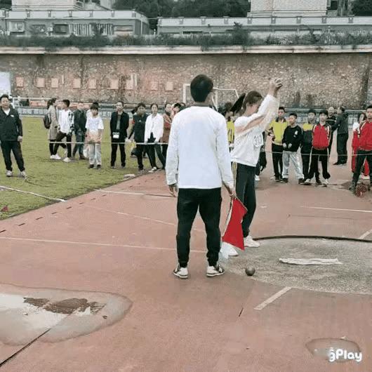 姑娘，你成功的把教练吓蒙圈了，感觉你不适合干这个，另谋高就吧。[捂脸][捂脸][