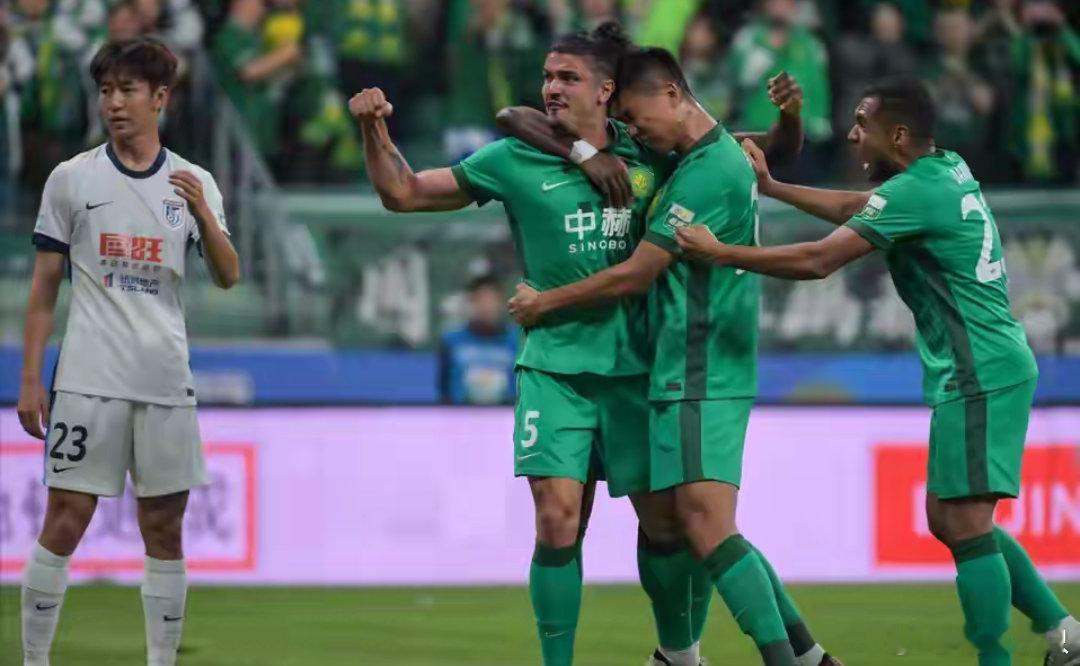 北京国安vs大连英博 3-0！拒绝主场3连败！10人国安绝境爆发，英博3战2败无
