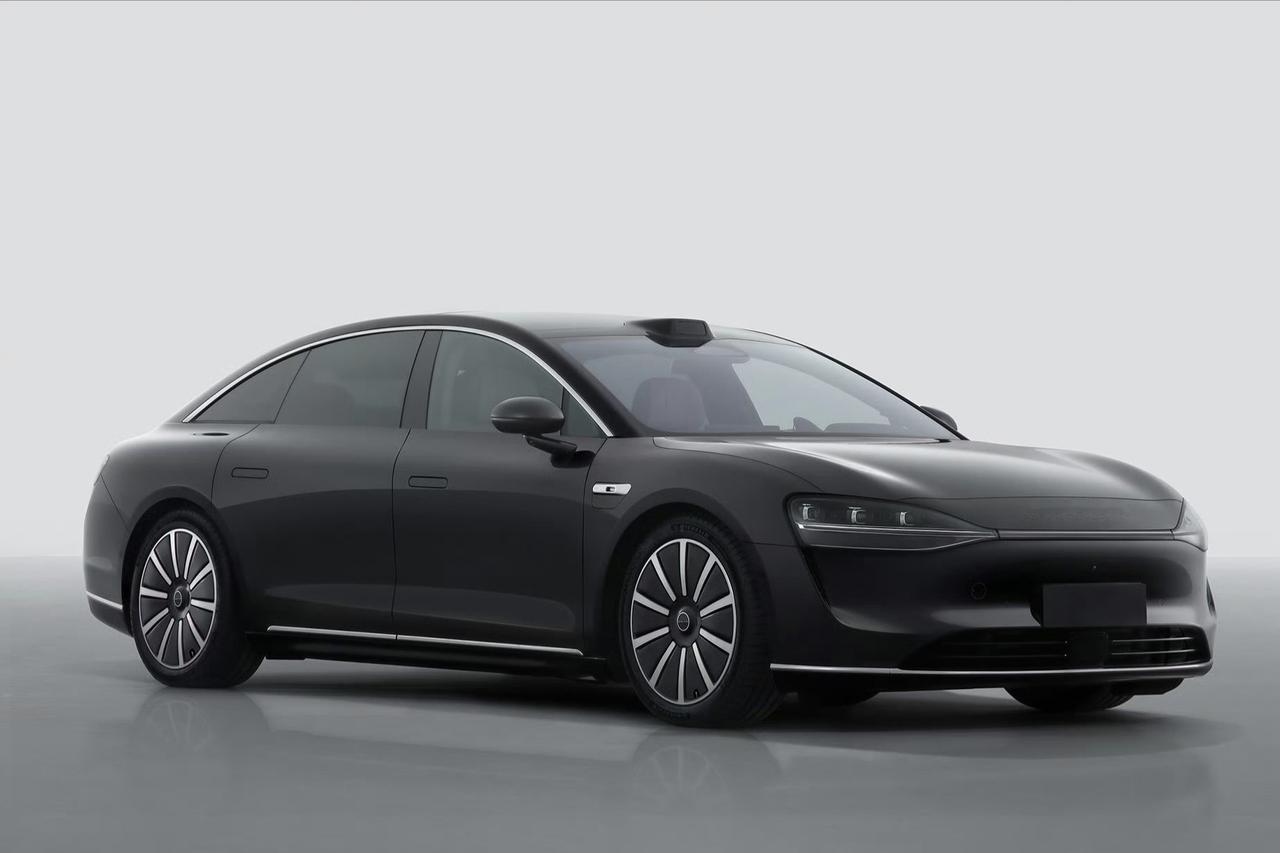 鸿蒙智行新的旗舰轿车「享界S9」登陆工信部！
车长达到了5160mm、宽1987