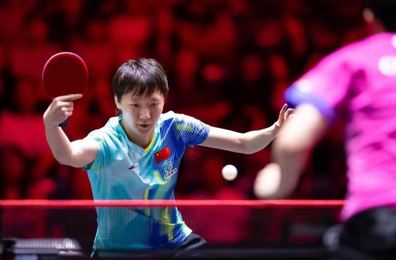 王曼昱3-1战胜郑怡静
在2026WTT新加坡大满贯女单1/16决赛上，

第一