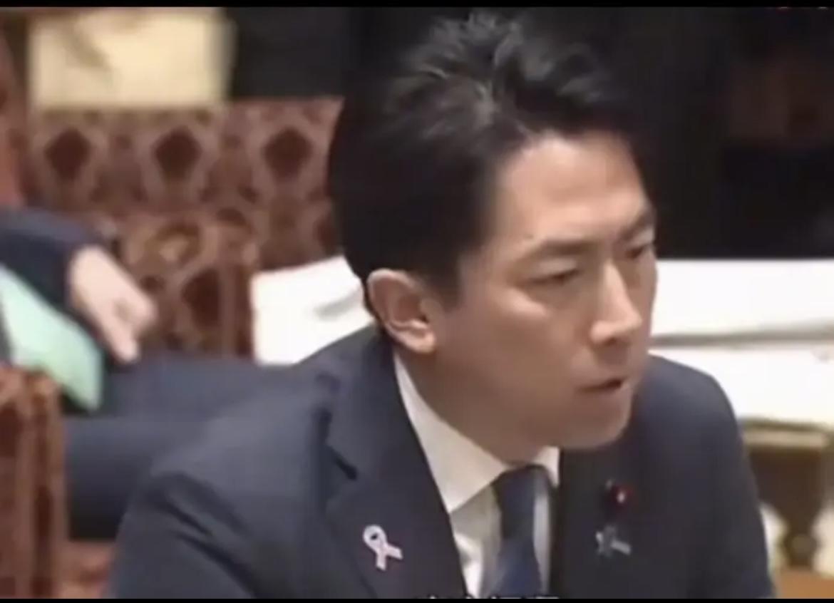 小泉进次郎的“主动进攻”论，藏着日本刻在骨子里的狼子野心！别被他们的低头哈腰骗了