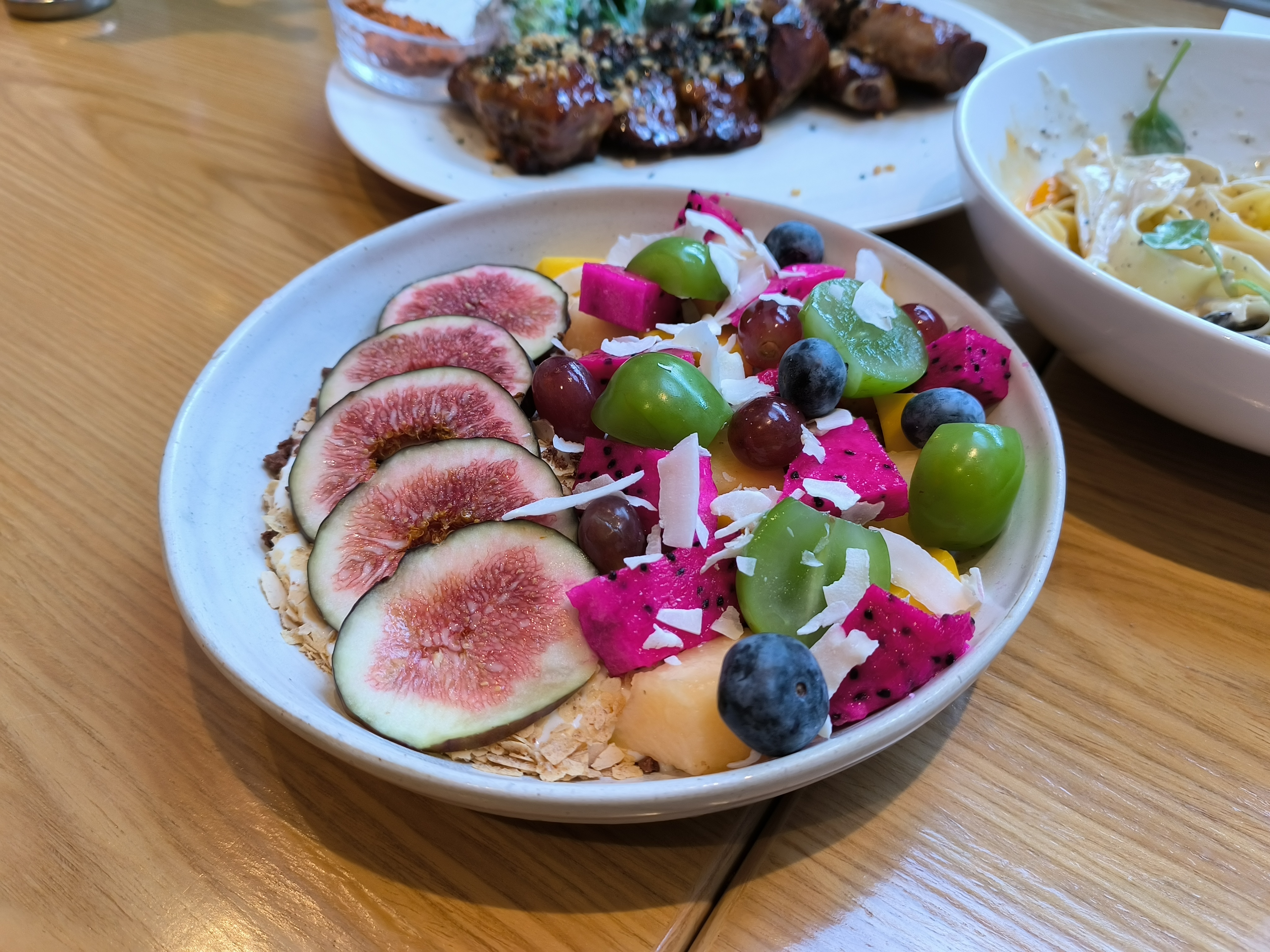 老规矩，睡前一更。明日甲辰  丙寅  戊申。月破大耗，诸事不宜，收心为主。这天刚