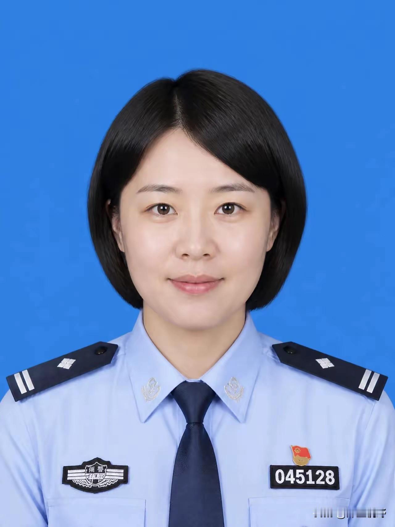 曾艳，女，汉族，1985年出生。
2011年入警后，曾艳在郴州市公安局北湖分局刑