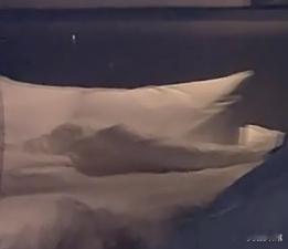 好大一张床 