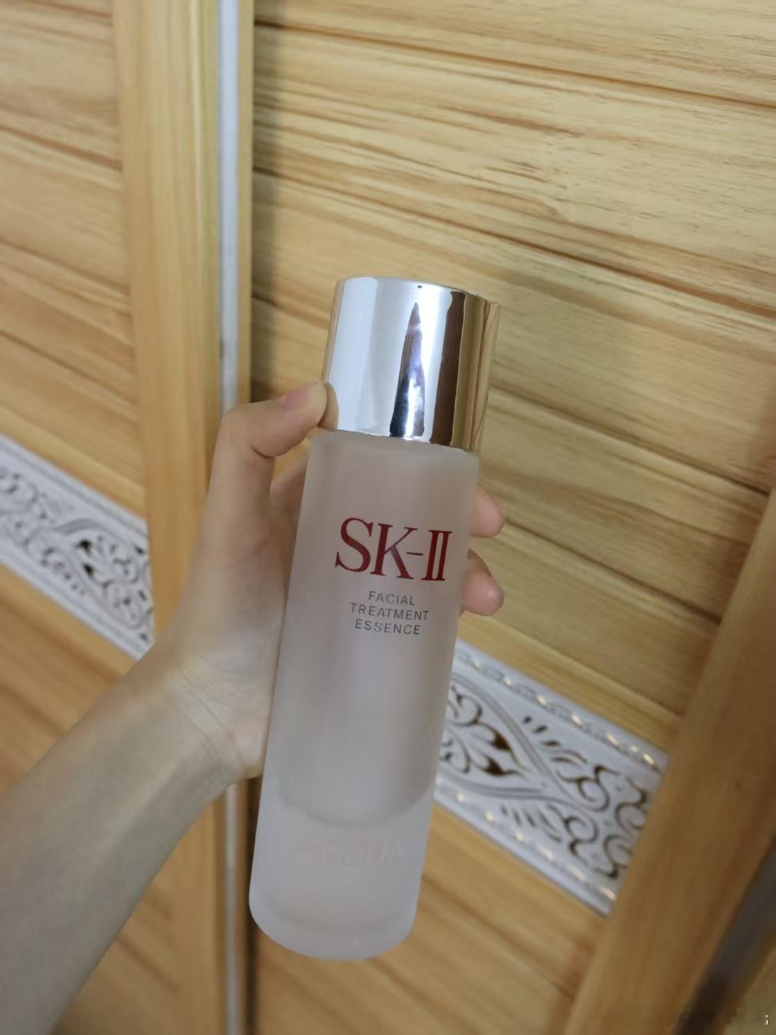 混油皮不用sk2神仙水真的是人生遗憾！太适合我们了，用完鼻子周边和额头再也没有很