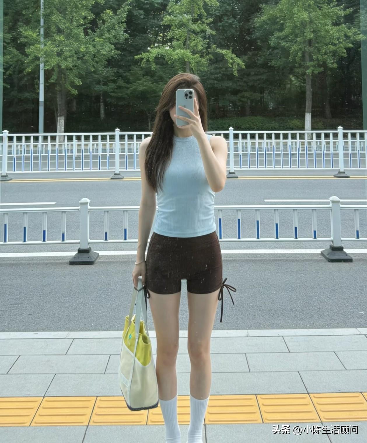 今天的状态:上班拿铁，下班撸铁，人生就得趁热打铁[耶]加油