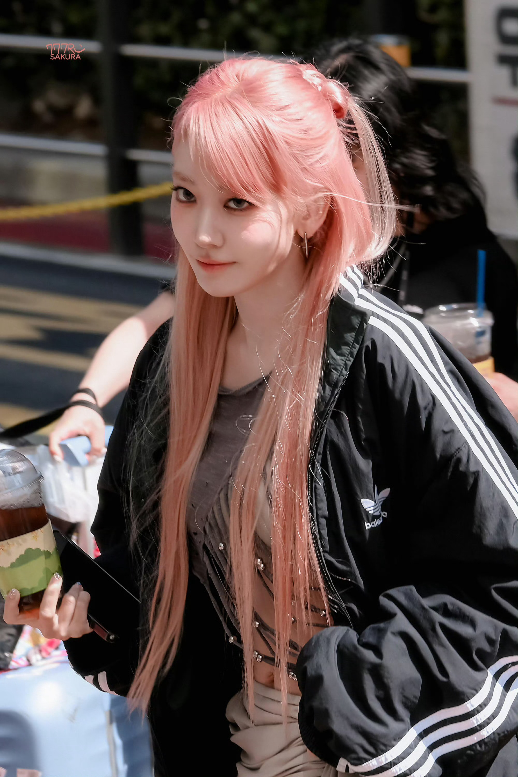 宮脇咲良🐱宮脇咲良日女一 🌸宫胁咲良粉长发 0000不必做惊天大事，日常微光