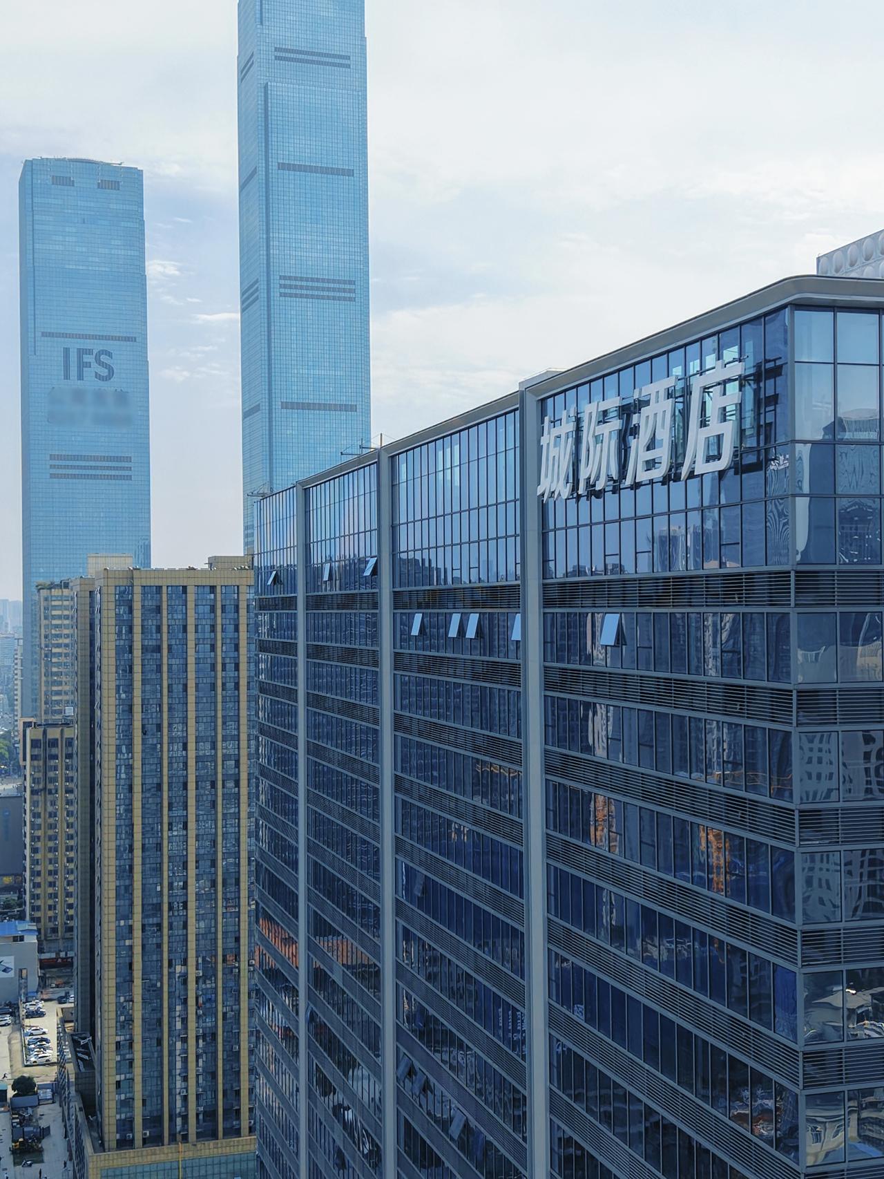 长沙五一商圈再添商业新地标，位于蔡锷路与中山路交汇处的湘江悦上（原朗盛大厦）建设