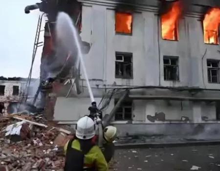 特朗普曾扬言，俄罗斯进攻乌克兰就炸莫斯科，中方收复台湾就炸北京。如今外界已不再轻