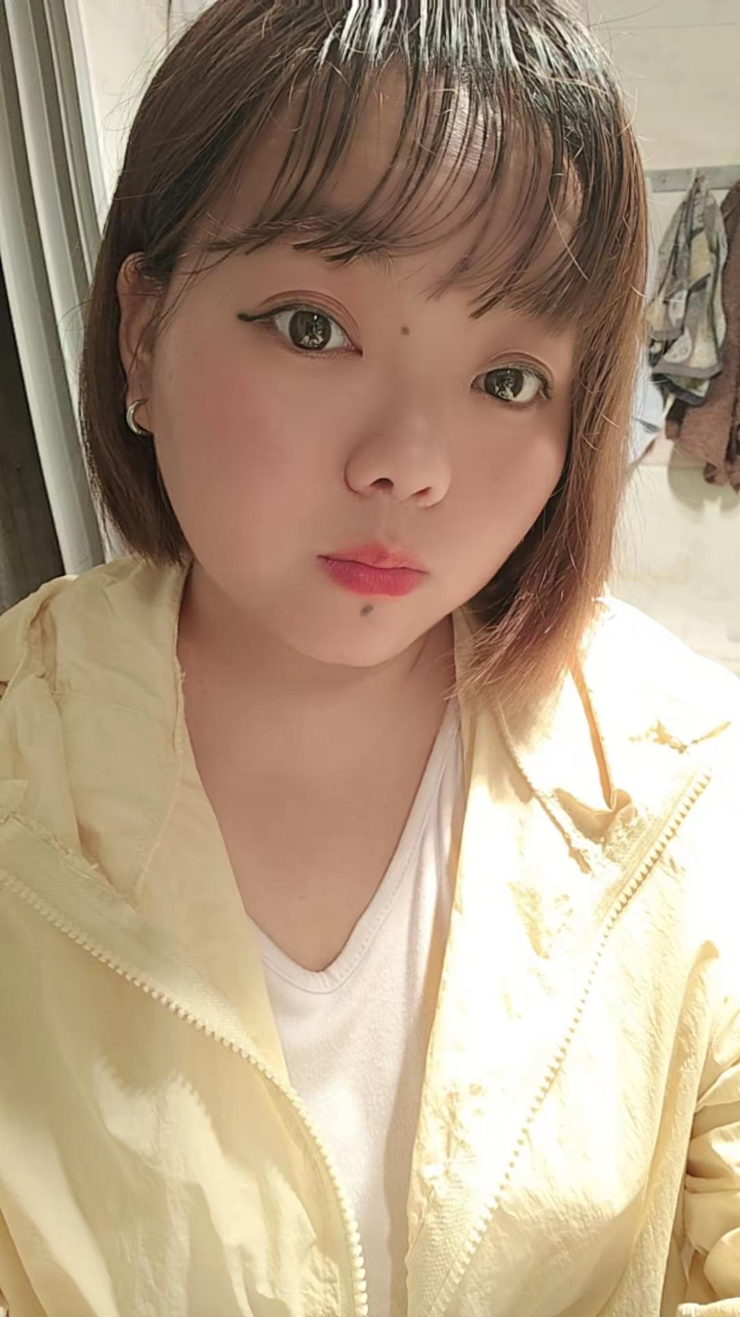 一生所求，不过温暖与良人，一生所爱，不过守护与相伴。