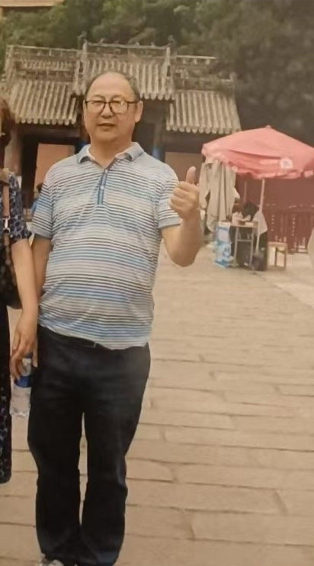 教师被控侵吞324万一审获刑10年【四川一教师被控任校办印刷厂厂长时侵吞324万