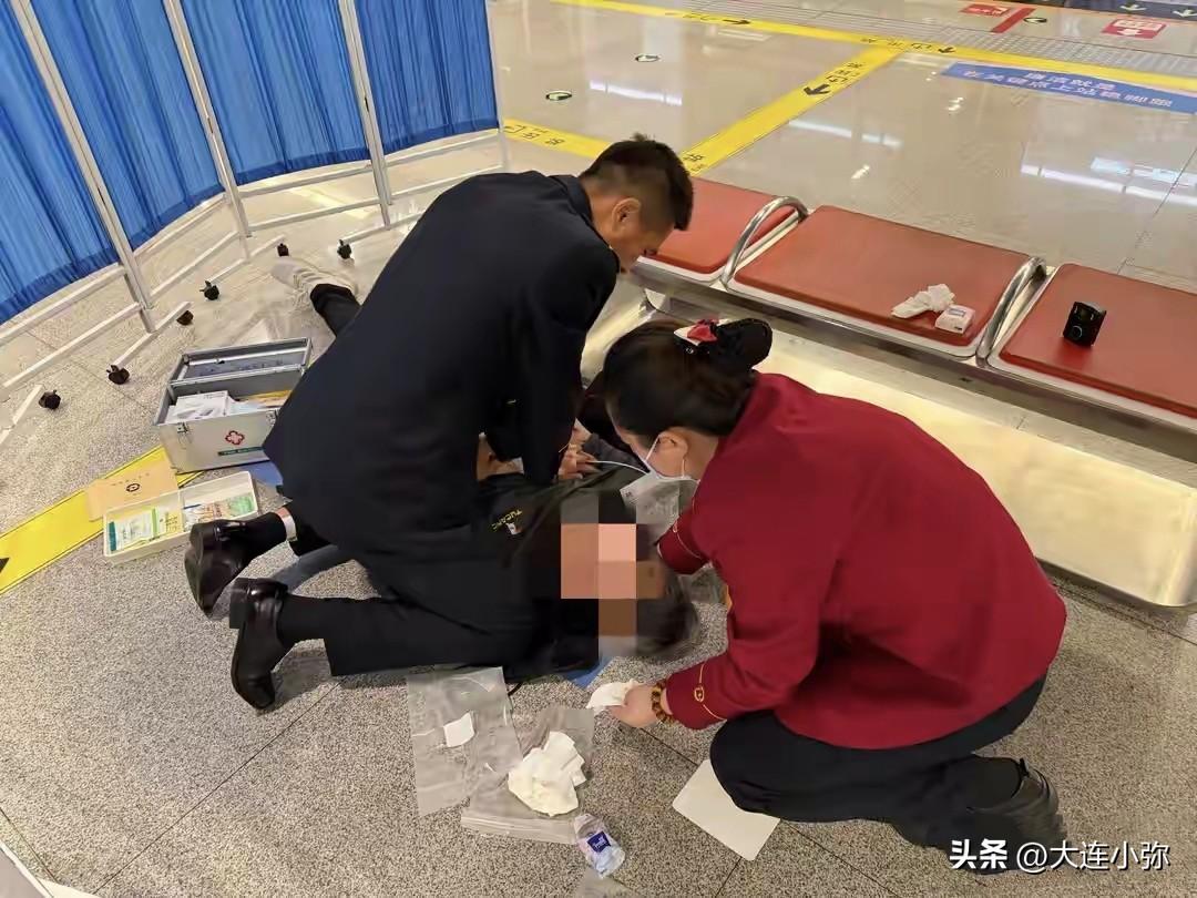 🚨生死时速！大连地铁上演教科书级急救，AED立大功！

大连地铁5号线昨天（5