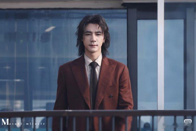 此沙除了西湖醋鱼还爱吃折耳根建议把此沙的吃饭视频设为减肥必备，但是挡住吃饭的美食