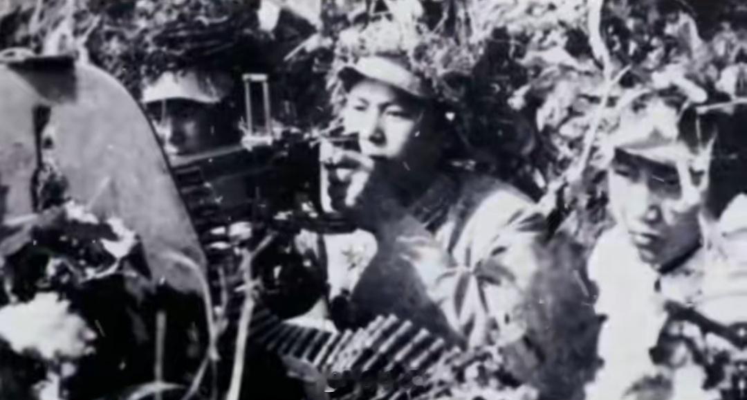 他是朝鲜战场12大兵王之一，一人对战美军500人坚守两天三夜。更是创下了用机枪点