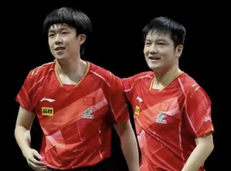 伦敦团体世乒赛目前有参赛资格的
男队：樊振东、王楚钦、林诗栋、周启豪
女队：孙颖