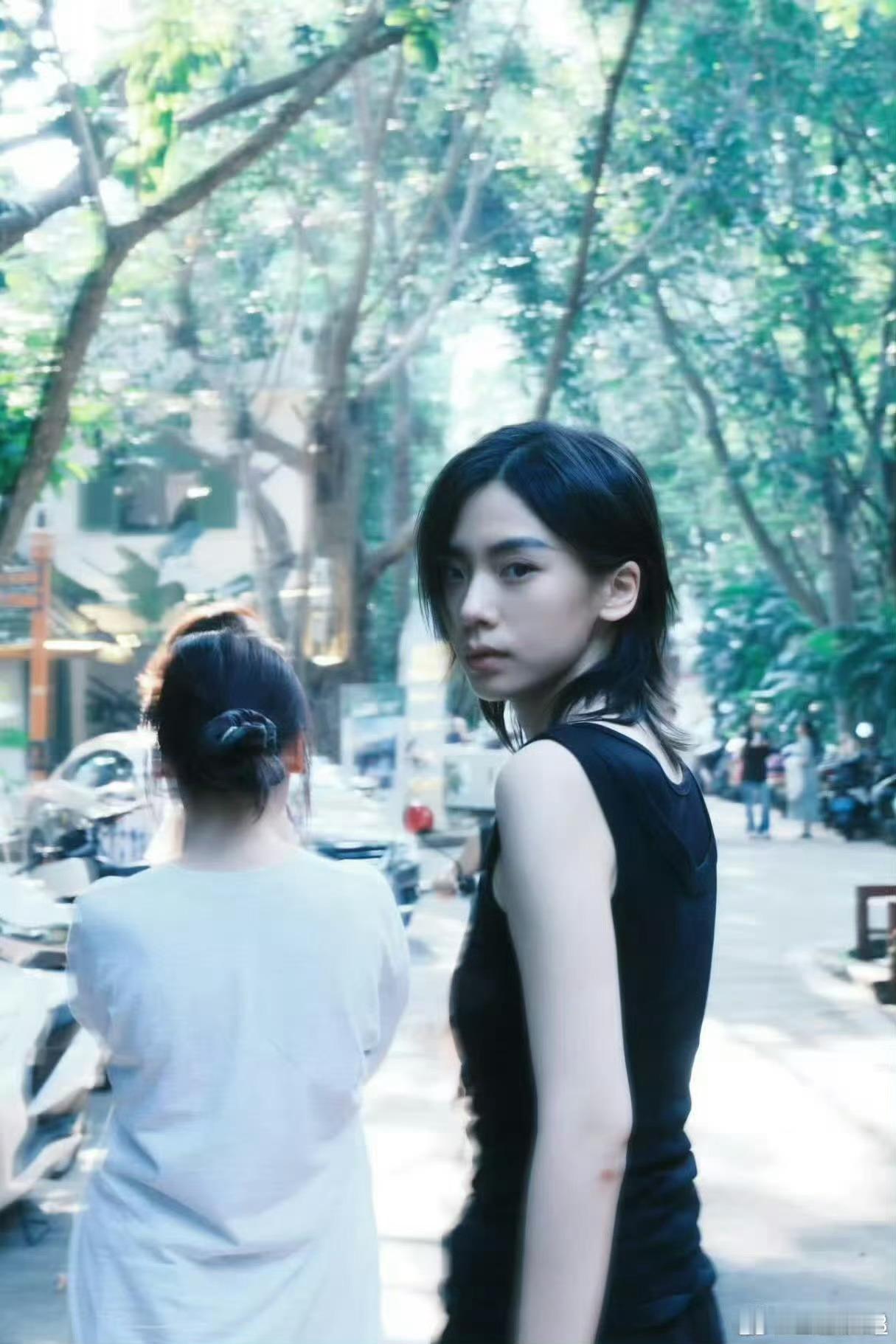 内娱00花斩女款又上新了 从外在条件到内在储备都很扎实，王晓赟子这个名字，看来以