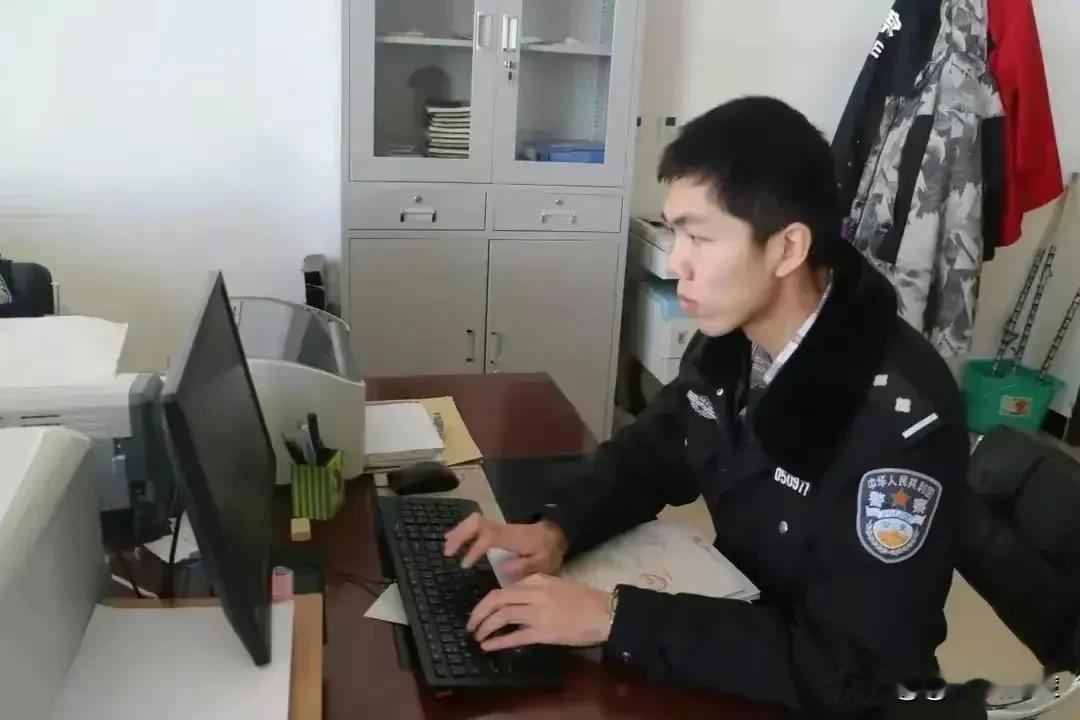 涉嫌学历造假？怎么入编？怎么提拔？全国人民都在探究纪云浩的谜团

4月22日，内