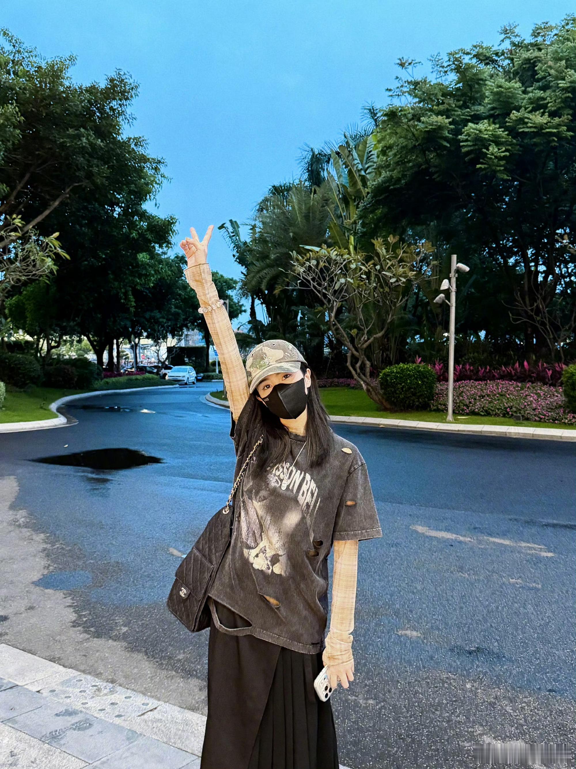 曝白鹿和于正合约到期不续网传双方已确定不续约，6月到期后白鹿将成立个人工作室。但