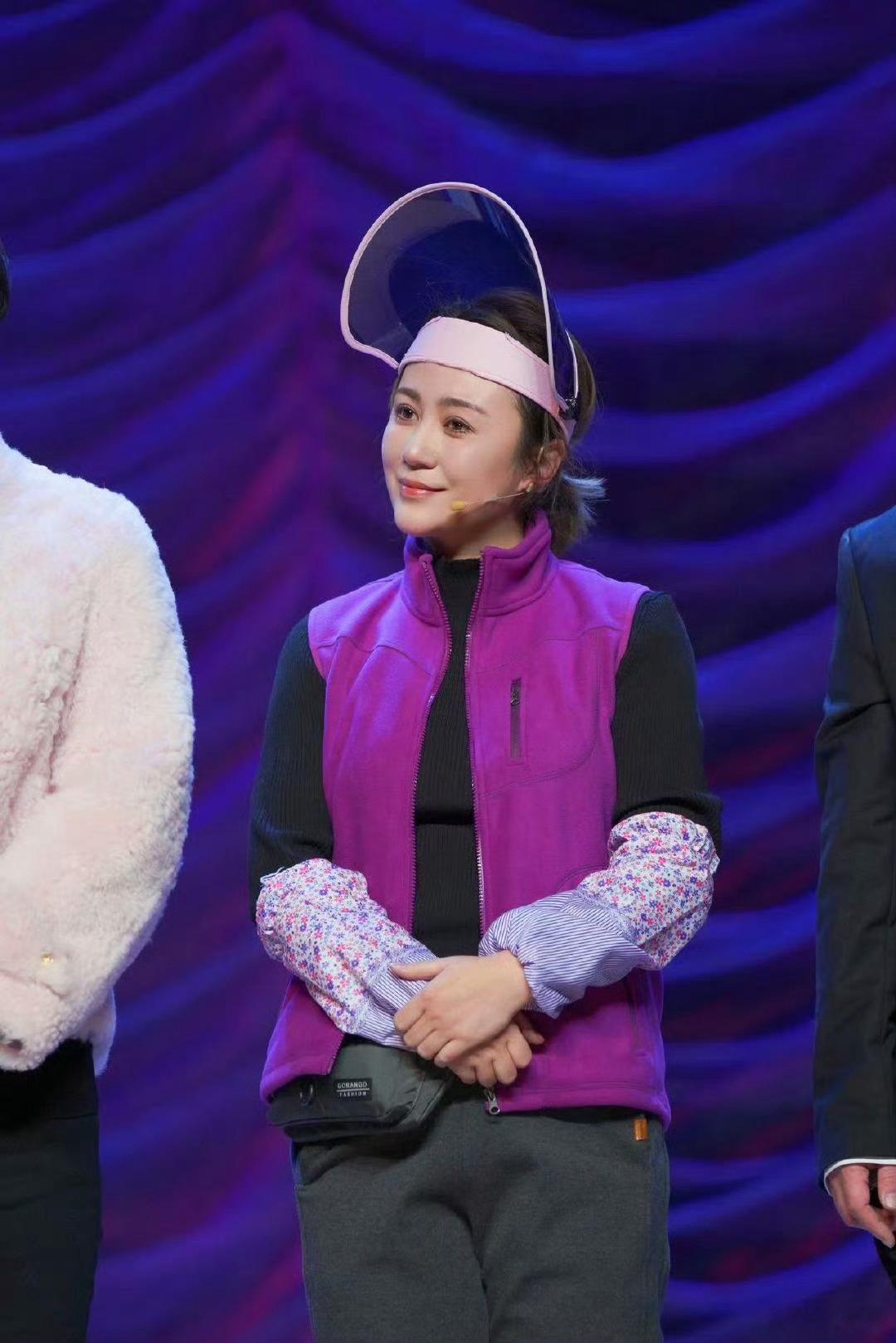 马丽主理人级别的东北甜妹 她塑造的许多角色都成了流行文化的一部分，那些经典的台词