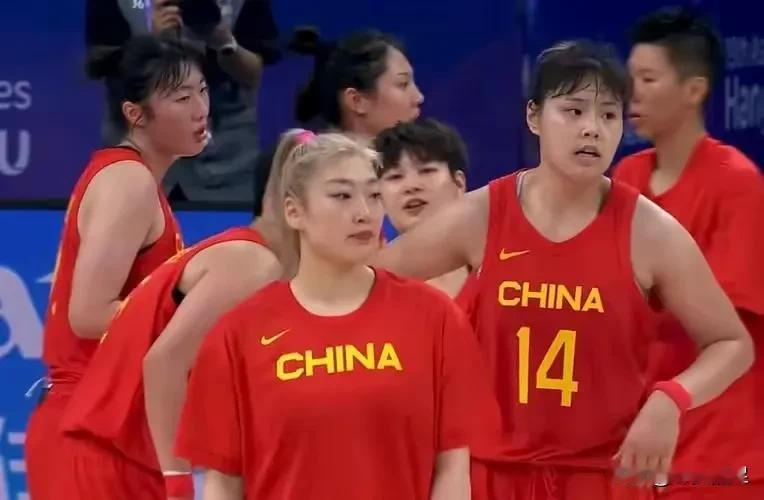 中国女篮57-79不敌比利时，欧洲热身赛6连败。
1.李梦终于复出，但状态太差，