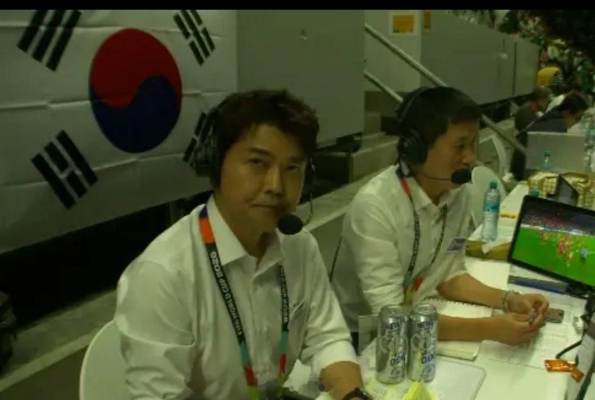 韩国解说气得瘪嘴无语 目睹韩国队0-1不敌南非，现场解说的韩国解说气得瘪嘴无语 